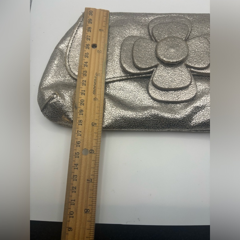 Ready To Wear New York Vintage Clutch - Picture 2 of 6